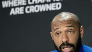 Wegen Rassismus und Mobbing: Henry zieht sich aus sozialen Medien zur&uuml;ck