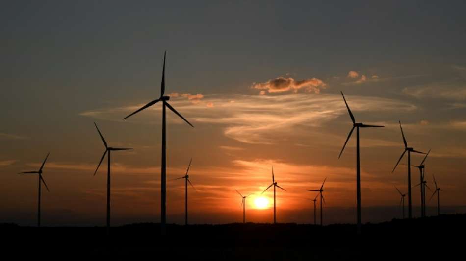 Bayerns Wirtschaftsminister f&uuml;r Ausnahmen bei Abstandsregeln f&uuml;r Windr&auml;der