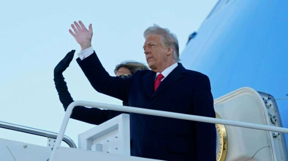 Scheidender US-Präsident Trump auf dem Weg nach Florida