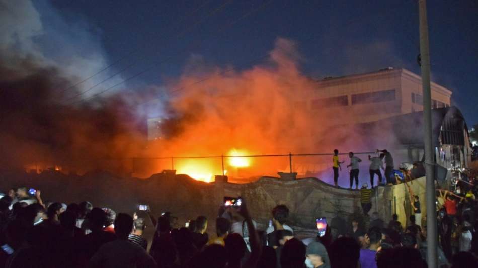 Zahl der Opfer nach Großbrand in südirakischem Krankenhaus auf 64 gestiegen