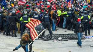Bei Ausschreitungen in Washington verletzter Polizist tot