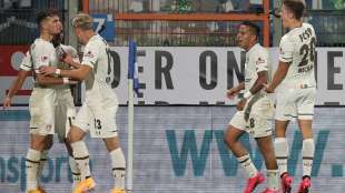 Drei Tore in f&uuml;nf Minuten: St. Pauli baut Tabellenf&uuml;hrung aus