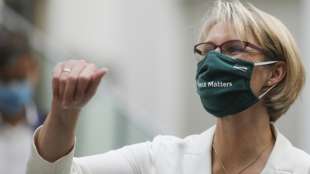 Karliczek fordert zusätzliche Angebote für benachteiligte Schüler in der Pandemie