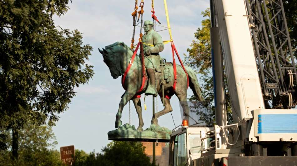 Statuen von Südstaaten-Generälen in Charlottesville abgebaut