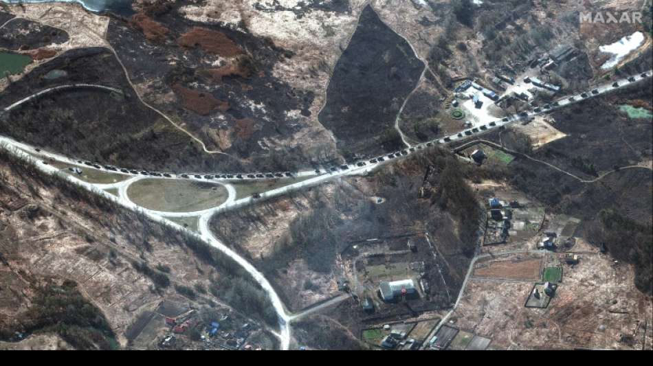 Satellitenbilder zeigen 60 Kilometer langen russischen Milit&auml;rkonvoi vor Kiew