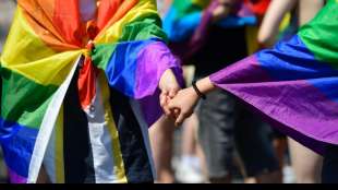 Frist f&uuml;r Blutspende von Homosexuellen verk&uuml;rzt 