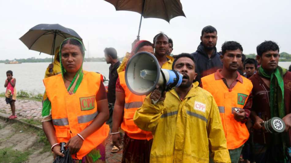 Mehr als 450.000 Menschen fliehen in Indien und Bangladesch vor Zyklon