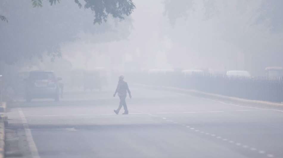 Indien: Extremer Smog legt öffentliches Leben in Neu Delhi teilweise lahm