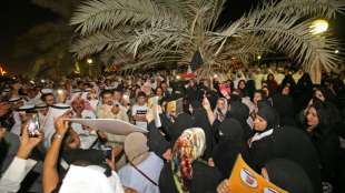 Hunderte Menschen demonstrieren gegen Korruption in Kuwait