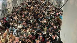 US-Milit&auml;r fliegt mehr als 3200 Menschen aus Afghanistan aus