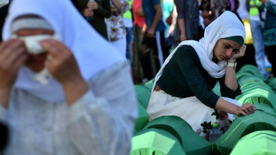 Opfer des Massakers von Srebrenica nach 22 Jahren beigesetzt