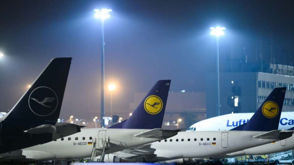 Lufthansa lässt wegen des Coronavirus 150 Flugzeuge am Boden