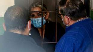Boliviens Ex-Präsidentin Áñez wird vom Gefängnis in ein Krankenhaus gebracht