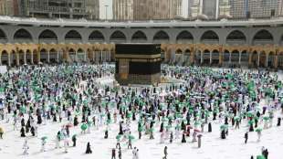 Saudi-Arabien erlaubt geimpften Pilgern aus dem Ausland Reise nach Mekka