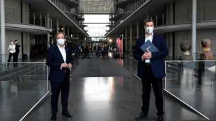 Laschet und Söder sprechen in Fraktion über ihre Kanzler-Ambitionen