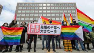 Gericht: Ablehnung gleichgeschlechtlicher Ehe in Japan ist verfassungswidrig