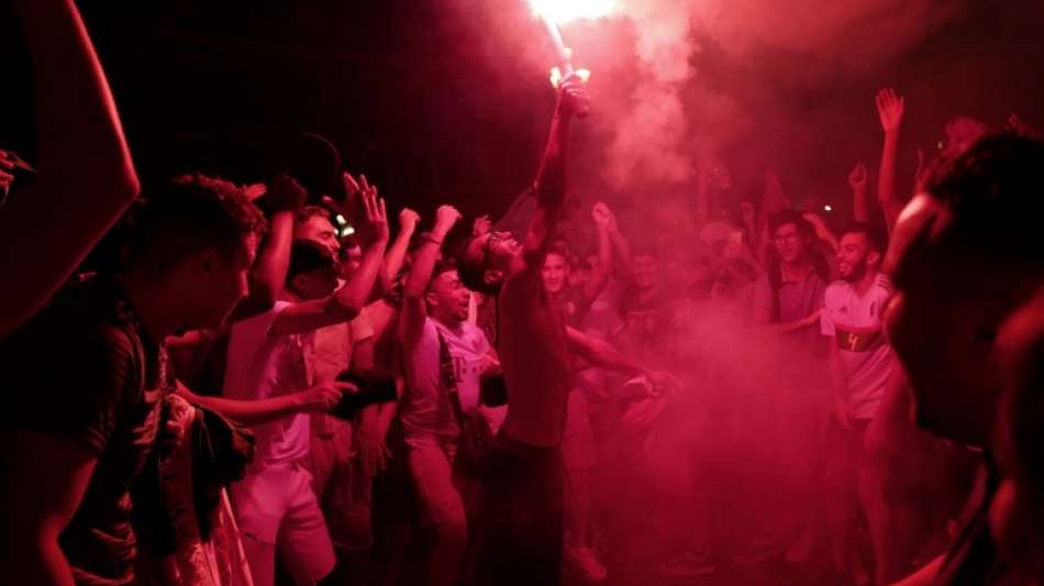 Zehntausende feiern in Frankreich Sieg Algeriens im Afrika-Cup 