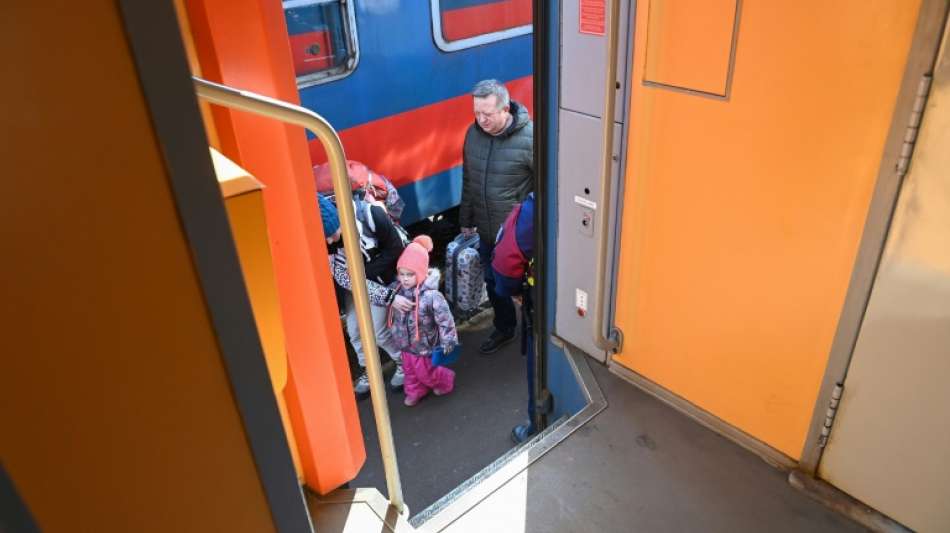 UNO geht von einer Million Binnenfl&uuml;chtlingen in der Ukraine aus