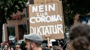 Studie: Ein F&uuml;nftel der Erwerbst&auml;tigen teilt Corona-Zweifel und Verschw&ouml;rungserz&auml;hlungen