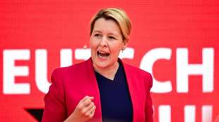 Berliner SPD setzt Dreiersondierungen nach Abgeordnetenhauswahl mit Gr&uuml;nen und Linken fort