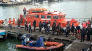 Mehr als 290 Migranten auf &Auml;rmelkanal aus Seenot gerettet 