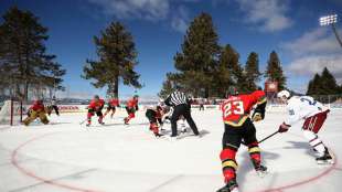 Nach achtstündiger Unterbrechung: Colorado gewinnt Freiluftspiel am Lake Tahoe