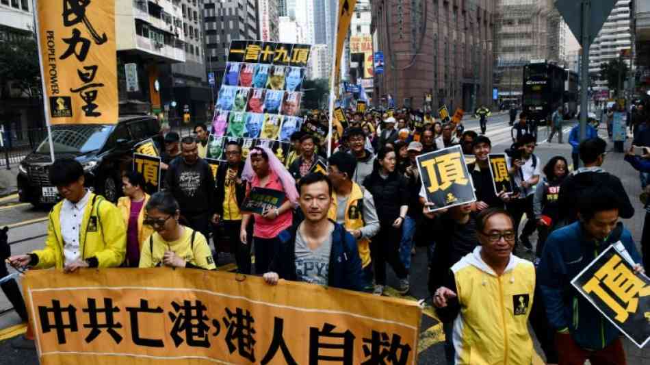 Tausende Menschen demonstrieren in Hongkong gegen chinesische Einflussnahme