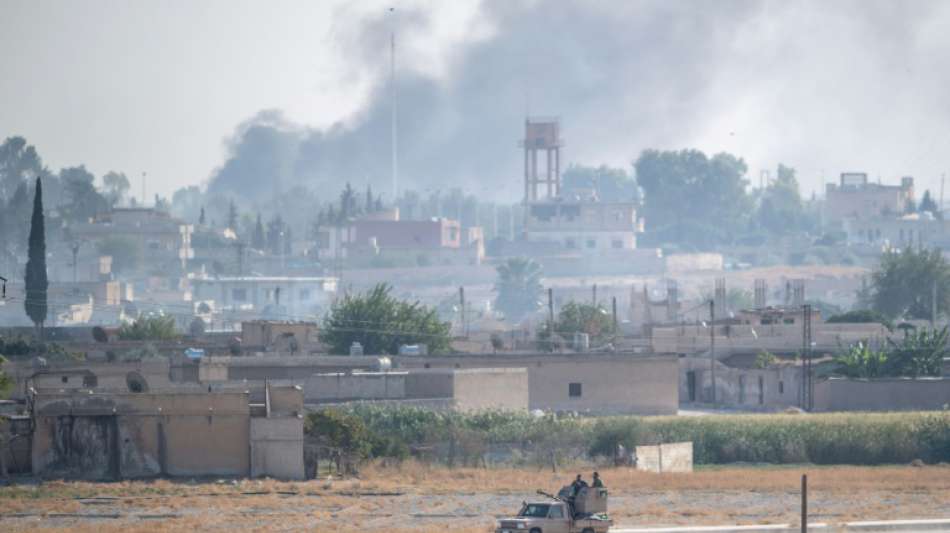 Aktivisten: Türkische Armee nimmt syrische Grenzstadt Tal Abjad ein
