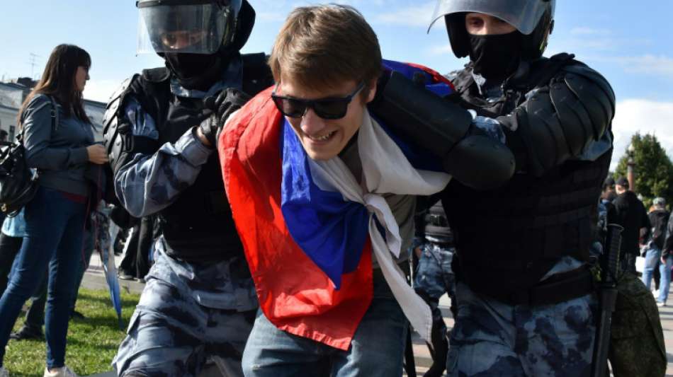 Fast 700 regierungskritische Demonstranten in Moskau festgenommen