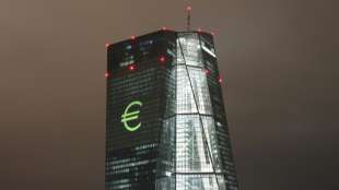 Europäische Zentralbank hält weiter an lockerer Geldpolitik fest