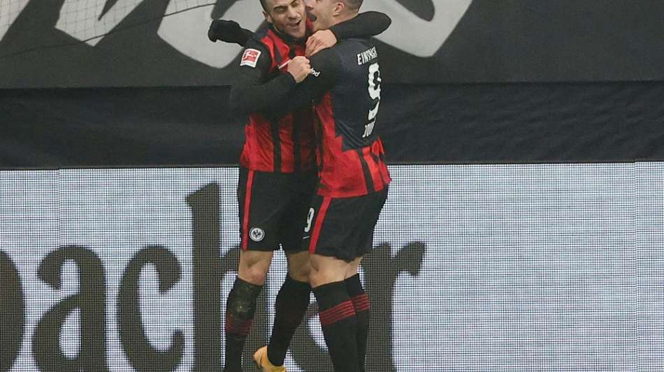 Eintracht-R&uuml;ckkehrer Jovic vermiest Schalke die Stimmung