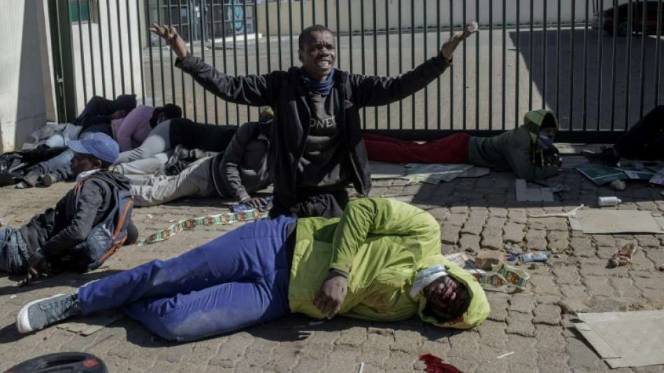 Zahl der Toten bei Unruhen in Südafrika steigt auf 45