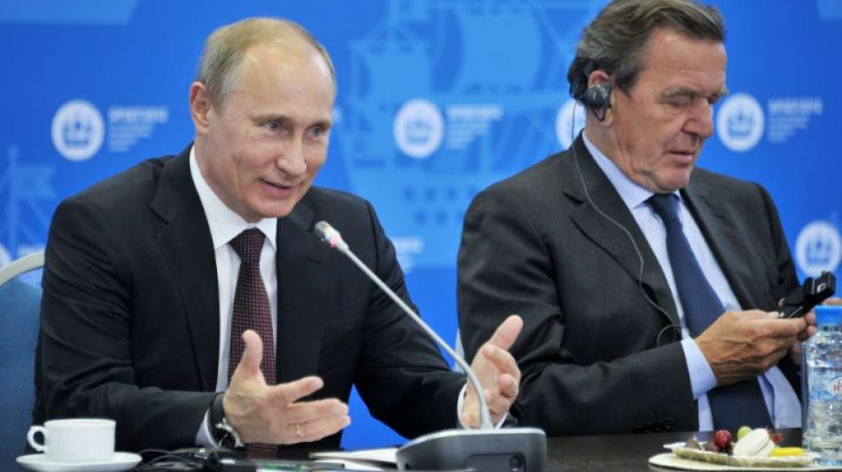Schr&ouml;der ger&auml;t wegen seiner Kontakte nach Russland immer st&auml;rker unter Druck