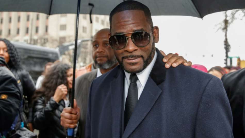 Erstmals m&auml;nnlicher Zeuge in Missbrauchsprozess gegen R. Kelly angeh&ouml;rt