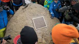Gedenktafel erinnert an Islands ersten durch Klimawandel verschwundenen Gletscher