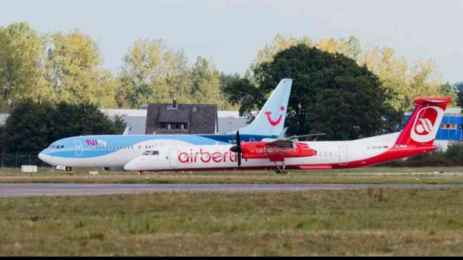 Zeitung: Air-Berlin-Insolvenz zwingt auf Tuifly zu Sparkurs