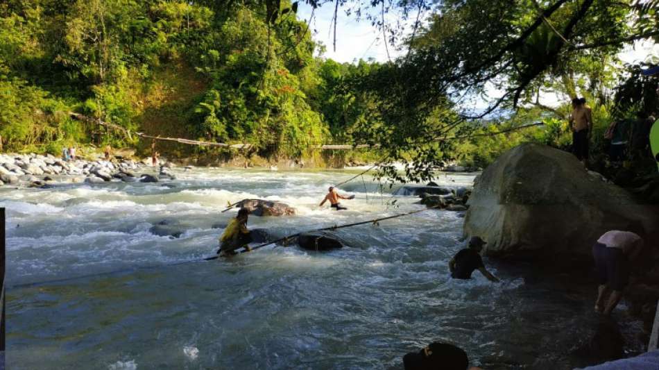 Neun Tote bei Einsturz einer Fußgängerbrücke in Indonesien