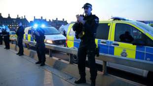 400 Gäste bei Hochzeit in London - Heimliche Feier trotz Corona-Lockdowns