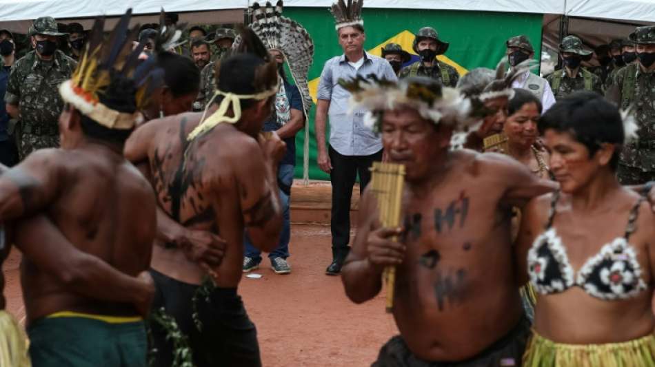 Bolsonaro verspricht indigenem Volk Ende von illegalem Bergbau