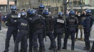 Amnesty wirft Frankreichs Polizei Diskriminierung vor