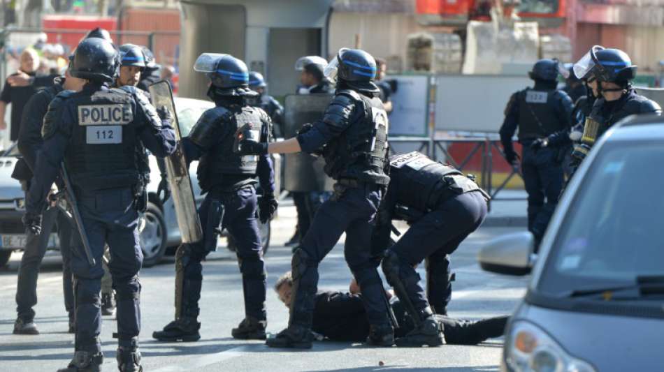 Dutzende Festnahmen bei "Gelbwesten"-Protesten in Paris