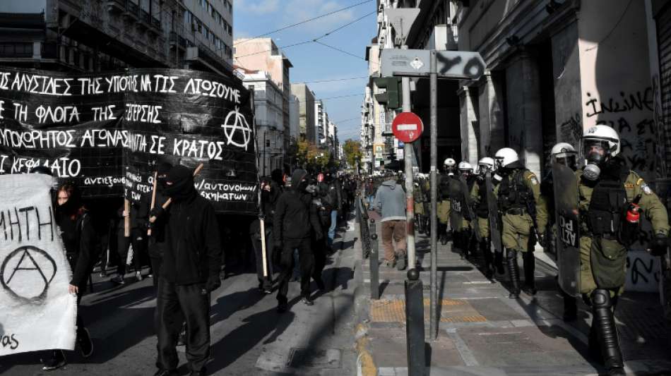 Griechische Demonstranten gedenken durch Polizeikugel getötetem 15-Jährigen