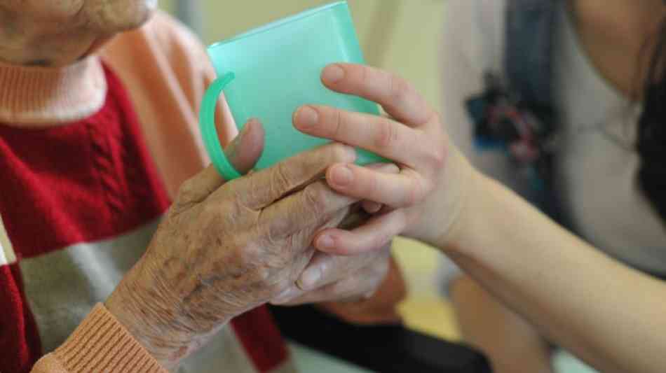 Verbraucher bewerten Einsatz technischer Hilfsmittel in der Pflege positiv