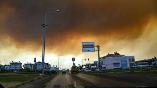 Mindestens drei Tote bei Waldbränden im Süden der Türkei