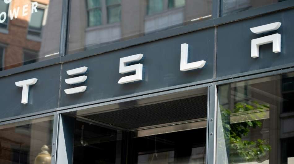 Tesla untersucht mögliche Explosion eines Autos in Garage in China