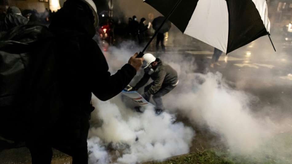 Erneut Ausschreitungen nach Tod von jungem Schwarzen in den USA