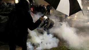 Erneut Ausschreitungen nach Tod von jungem Schwarzen in den USA