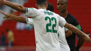 Afrika Cup: Schiedsrichter pfeift zweimal zu fr&uuml;h ab - Dreimal falsche Hymne