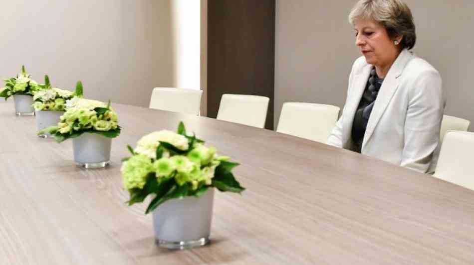 Einsamkeit - Theresa May erntet f