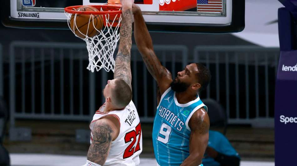 Sieg für Theis - Lakers mit nächstem Rückschlag